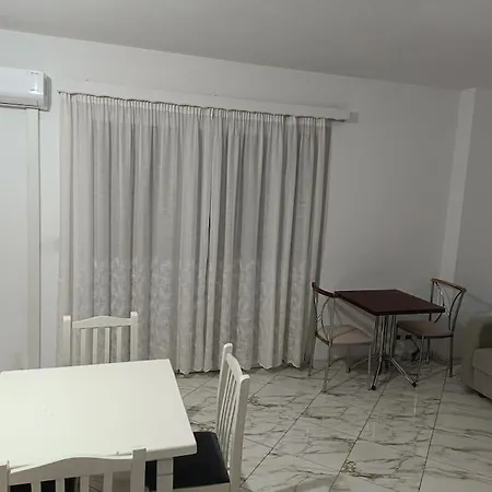 Apartment Ample Comfort In Quiet Area *