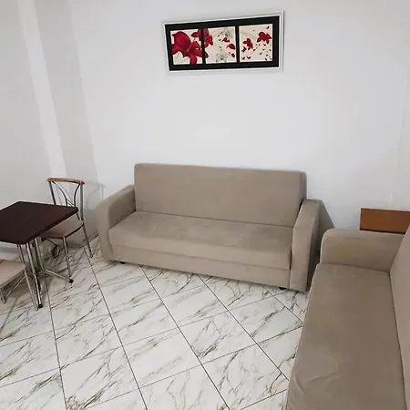 Ample Comfort In Quiet Area Apartment *