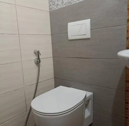 Ample Comfort In Quiet Area 公寓