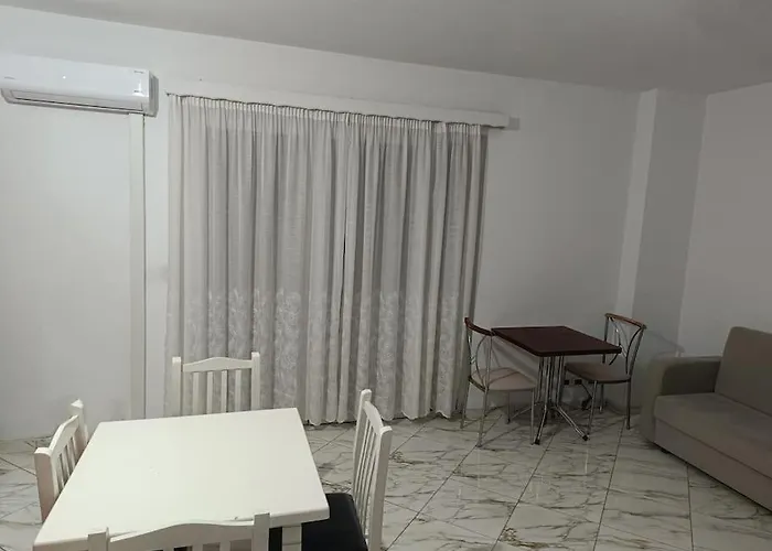 公寓 Ample Comfort In Quiet Area *