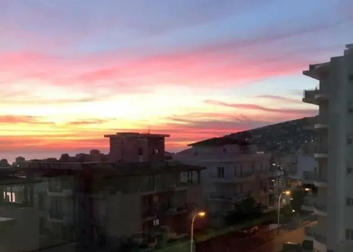 Ample Comfort In Quiet Area 公寓